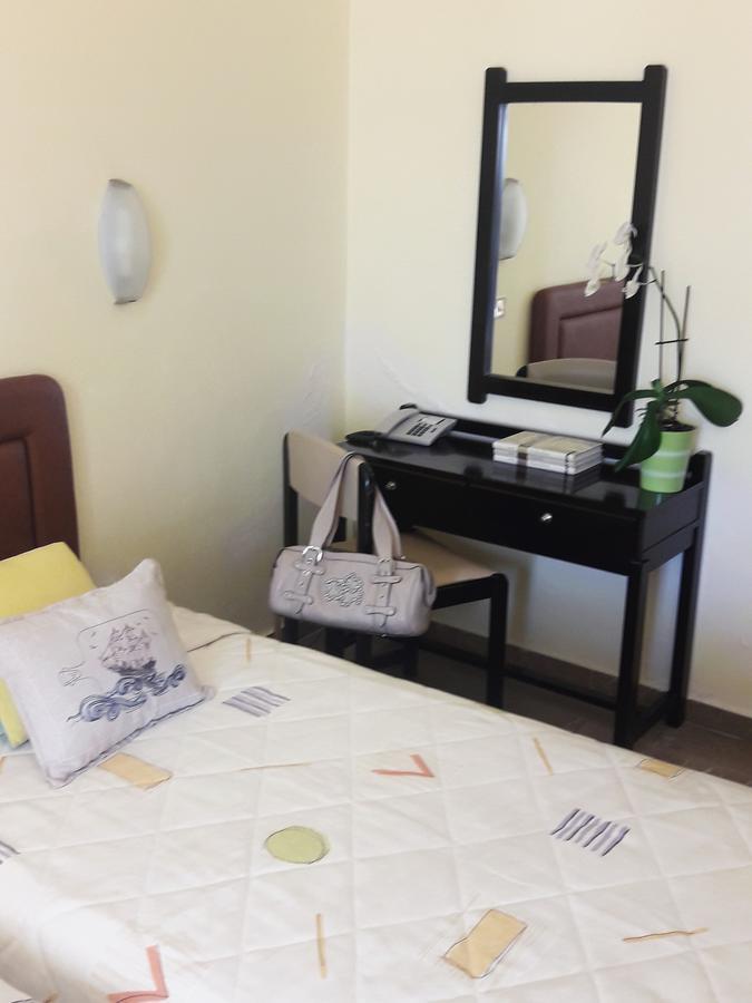 Hotel Florakis Livanatai Ngoại thất bức ảnh