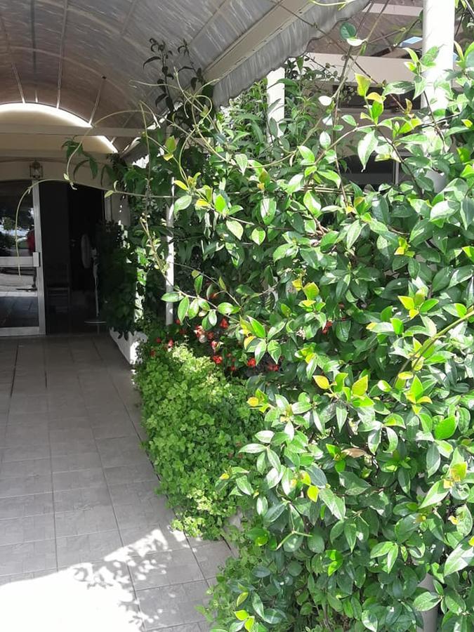 Hotel Florakis Livanatai Ngoại thất bức ảnh